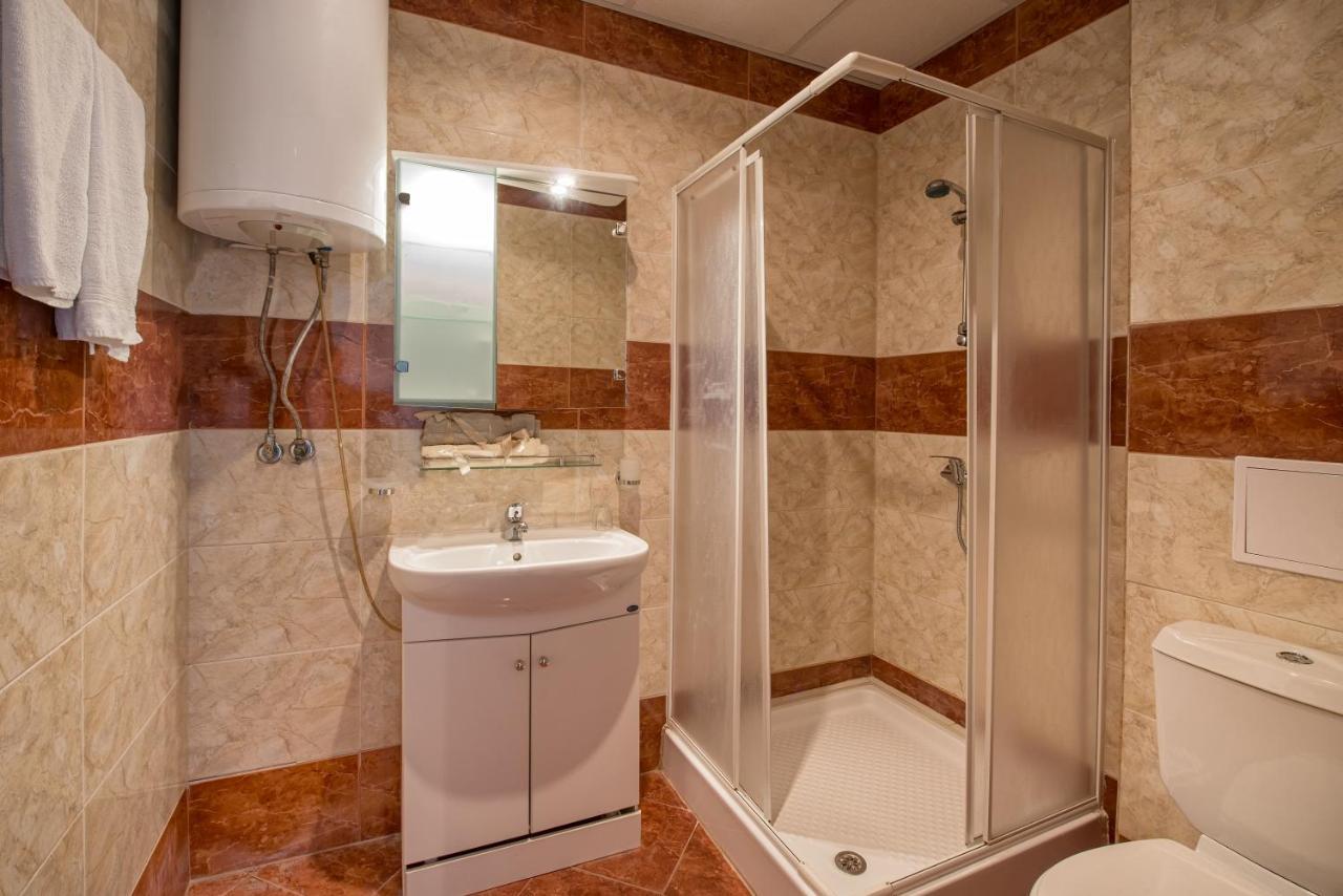 Privilege Beach Apartments Sveti Vlas Bagian luar foto