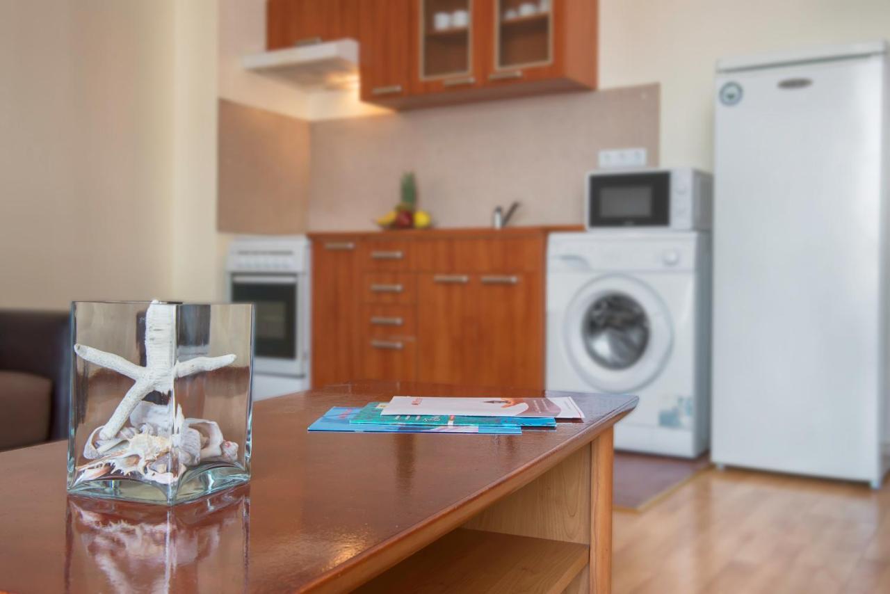 Privilege Beach Apartments Sveti Vlas Bagian luar foto