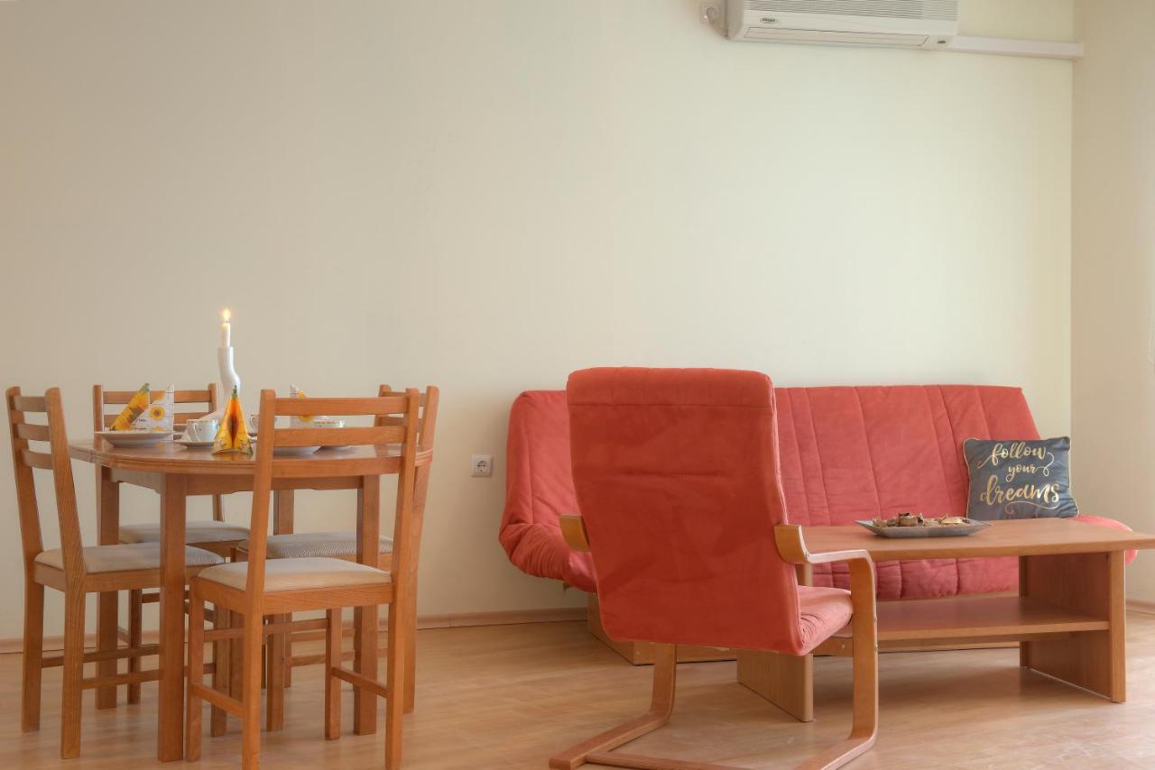 Privilege Beach Apartments Sveti Vlas Bagian luar foto