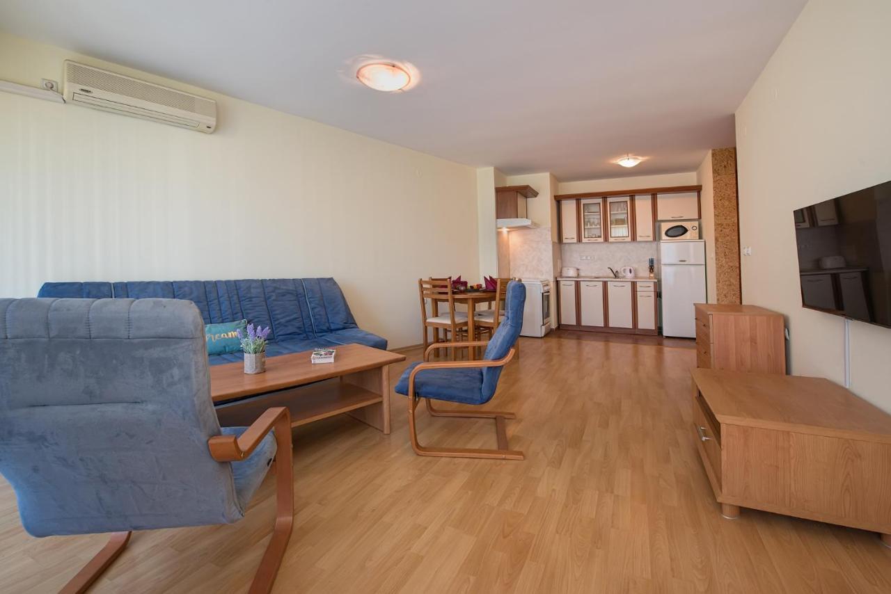 Privilege Beach Apartments Sveti Vlas Bagian luar foto