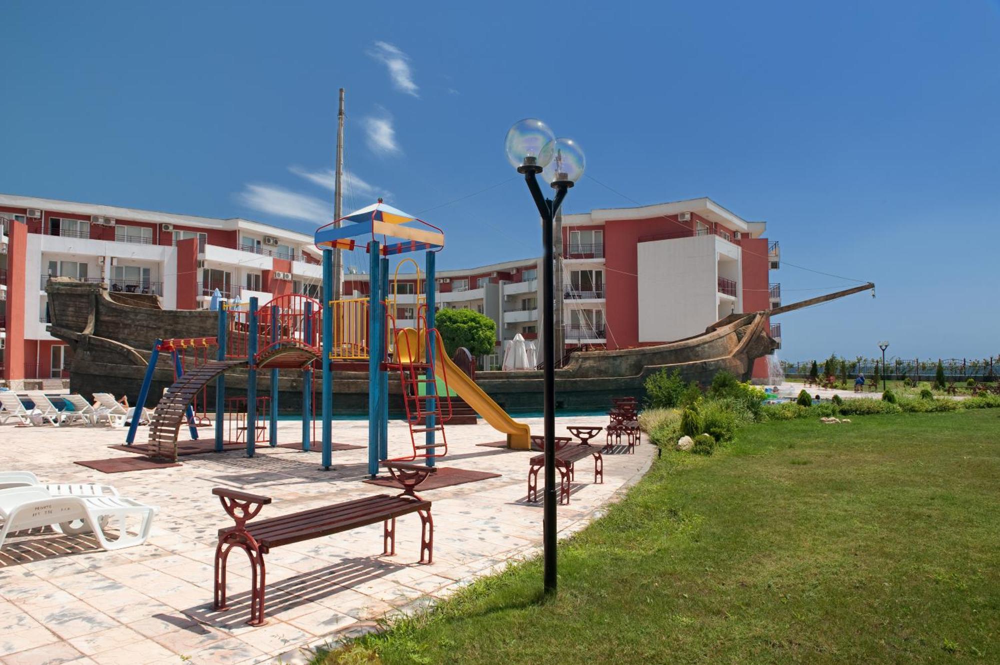 Privilege Beach Apartments Sveti Vlas Bagian luar foto