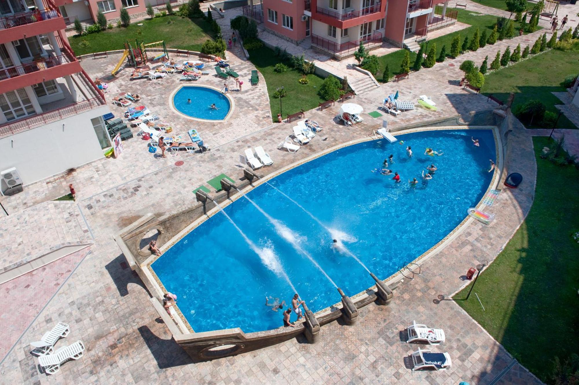 Privilege Beach Apartments Sveti Vlas Bagian luar foto