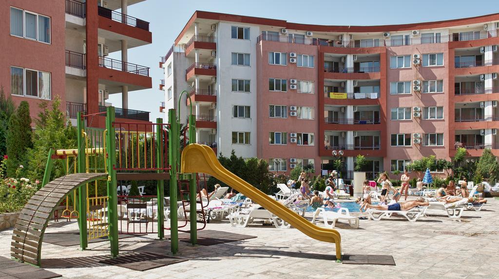 Privilege Beach Apartments Sveti Vlas Bagian luar foto